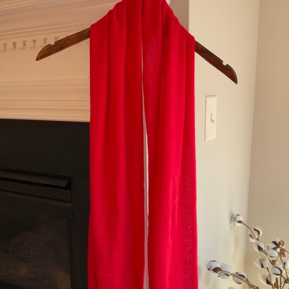 NORDSTROM RACK 100% CASHMERE Scarf In Scarlet Red OS NWT - Picture 3 of 15